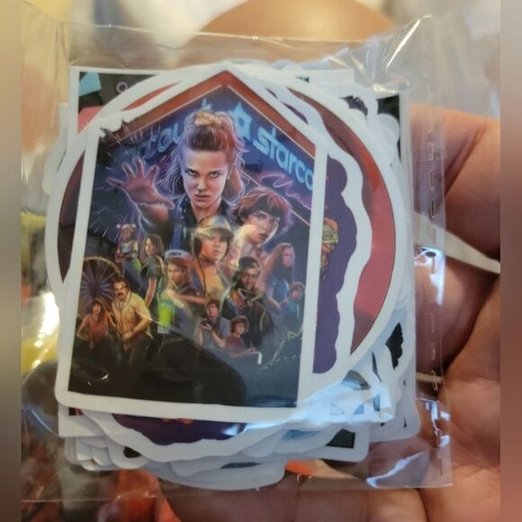 Stranger Things Party Favors - Picture 3 of 6